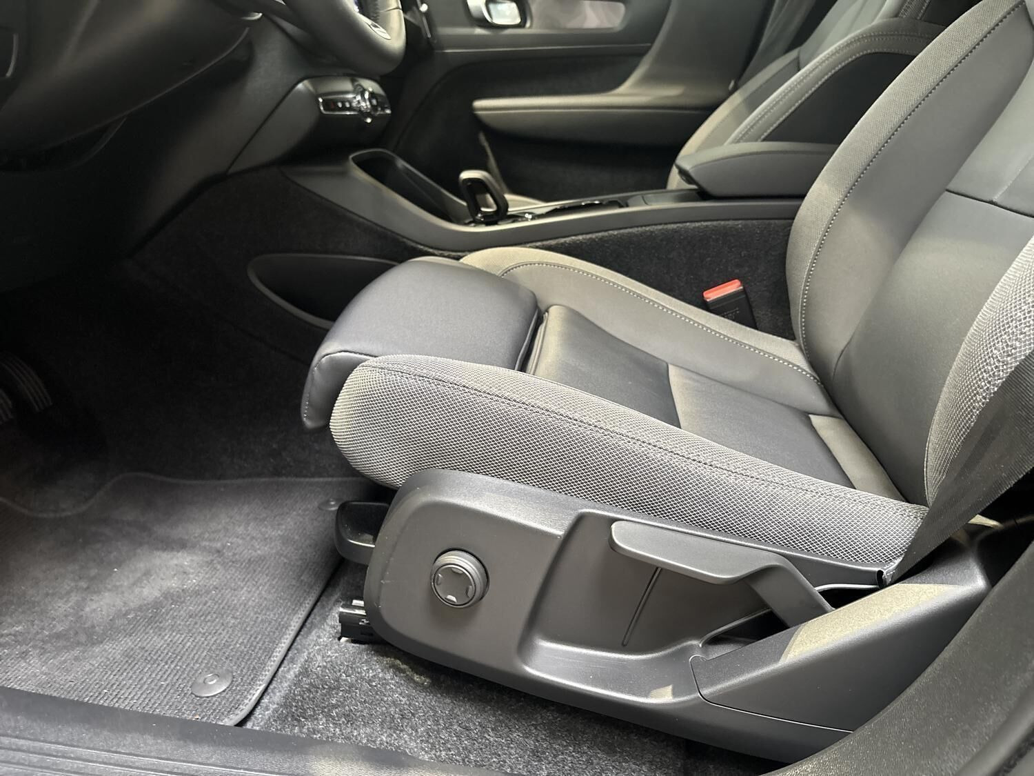 Sort Volvo XC40 fra 2024
