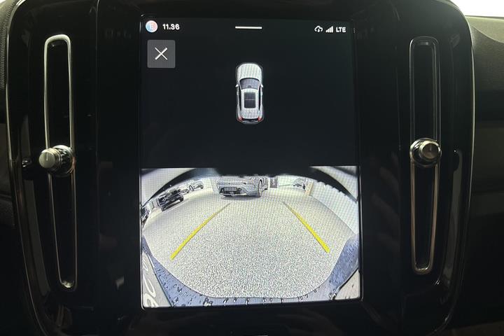 Sort Volvo XC40 fra 2024