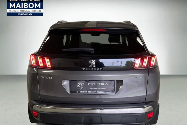 Grå Peugeot 3008 fra 2021