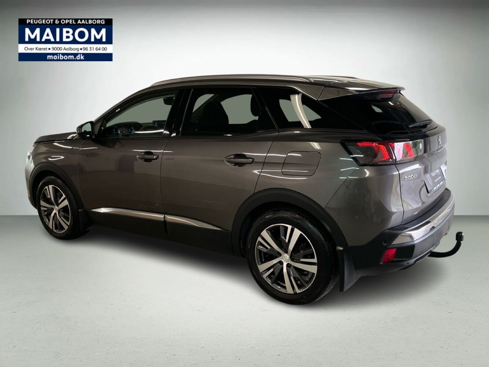 Grå Peugeot 3008 fra 2021