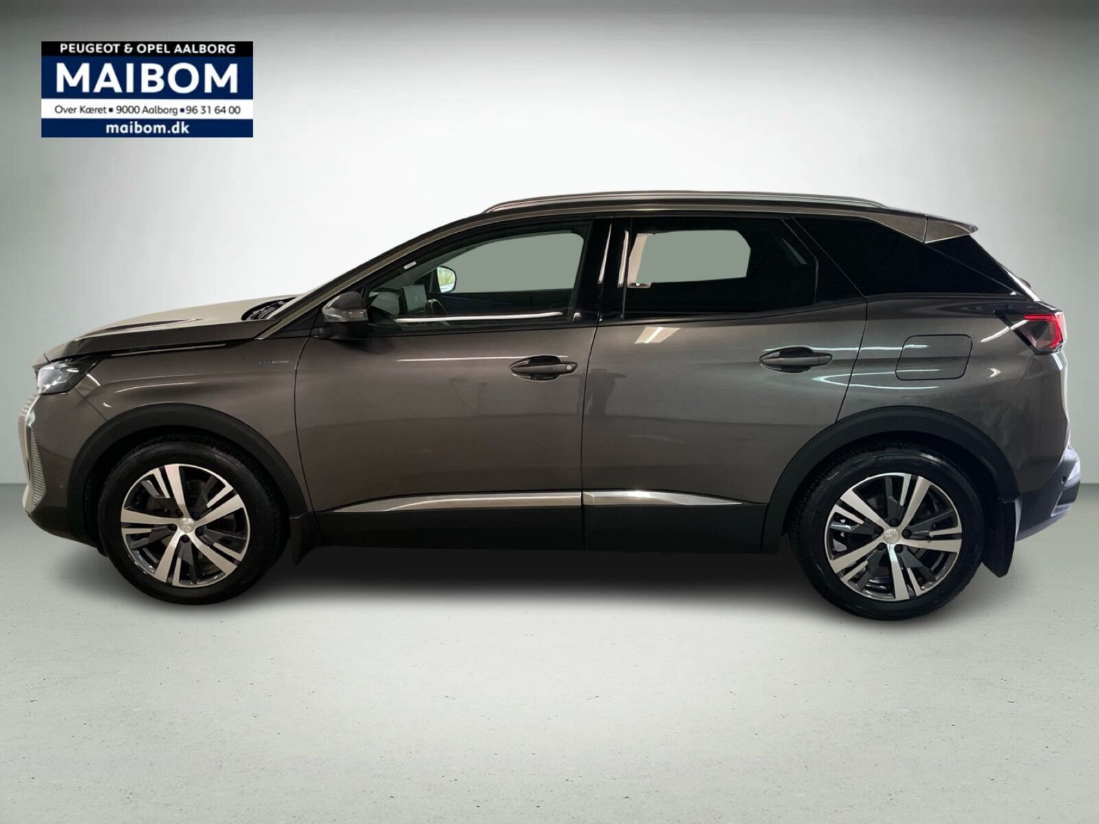 Grå Peugeot 3008 fra 2021