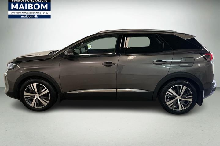 Grå Peugeot 3008 fra 2021