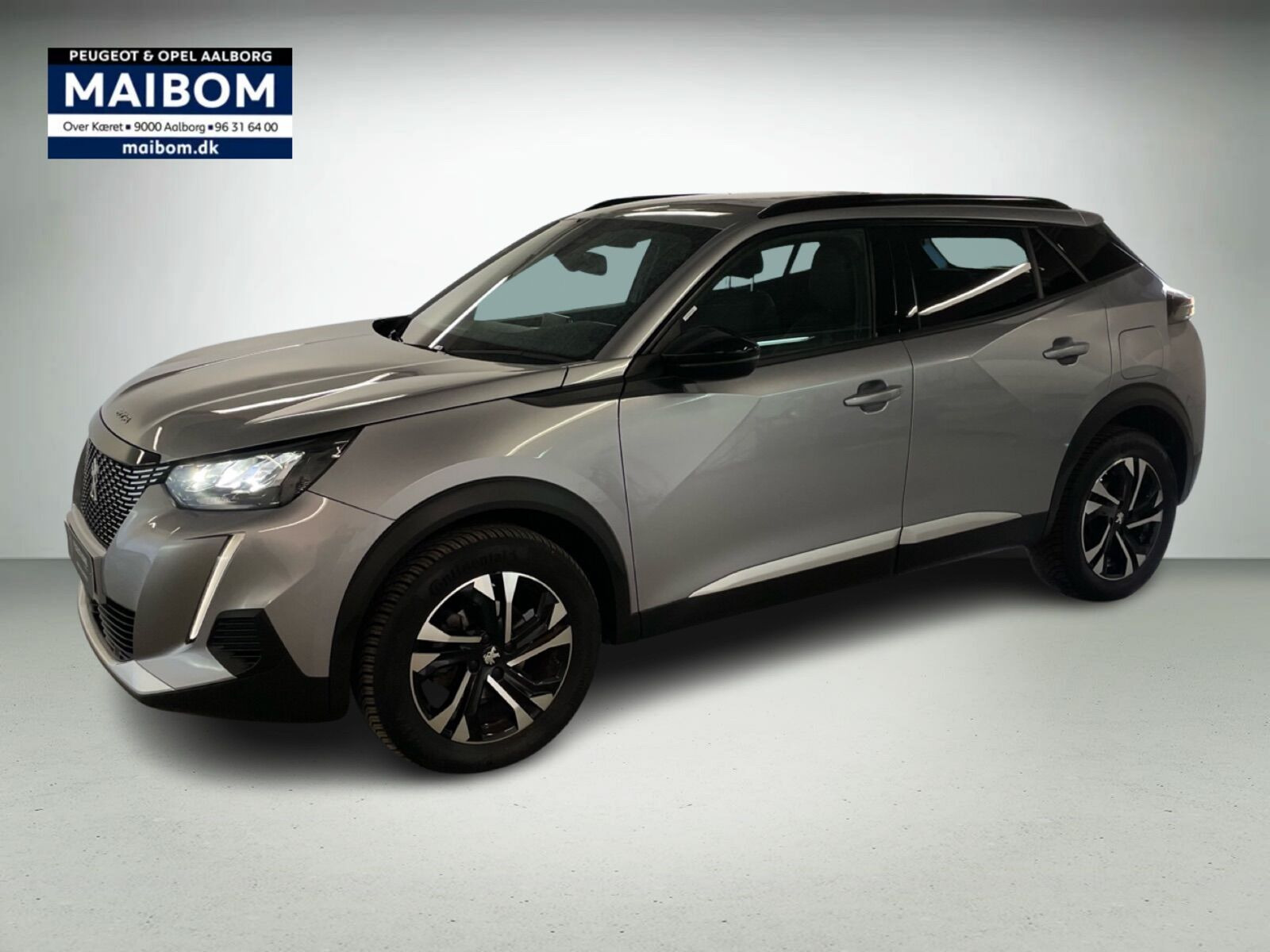 Grå Peugeot 2008 fra 2023