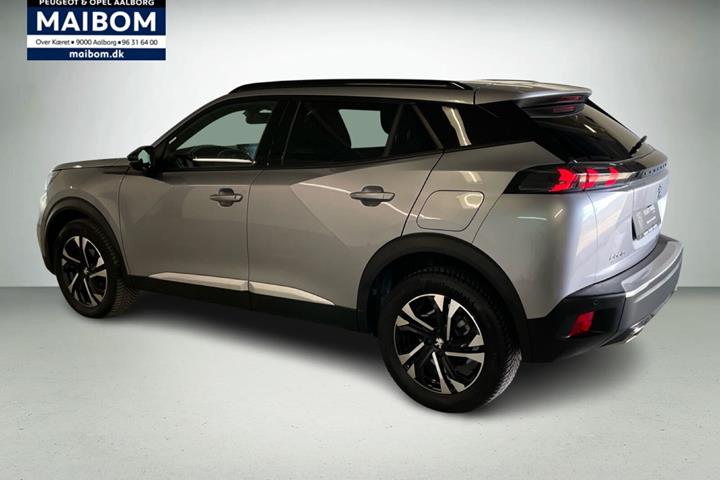 Grå Peugeot 2008 fra 2023