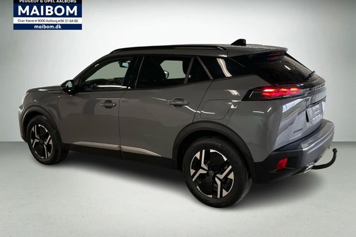 Grå Peugeot 2008 fra 2023
