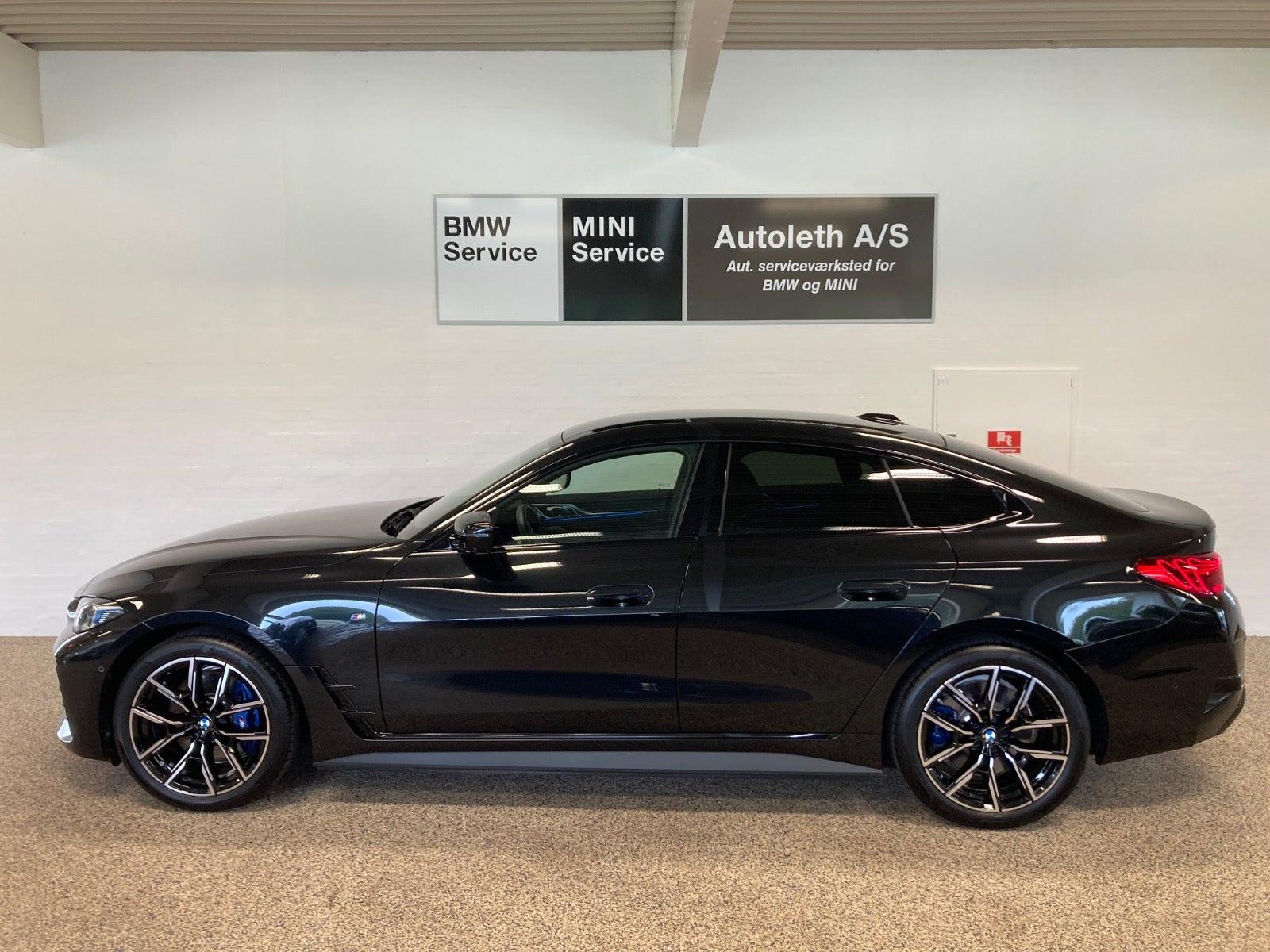 Sort BMW i4 fra 2025