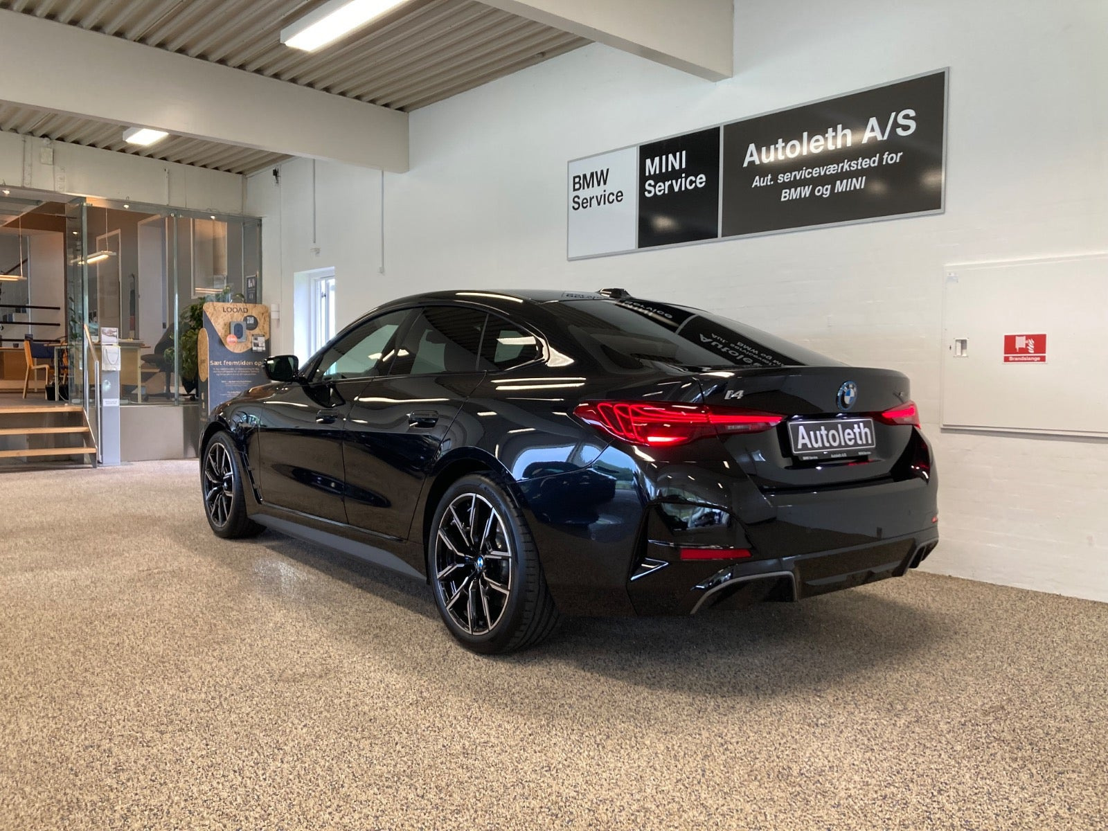 Sort BMW i4 fra 2025
