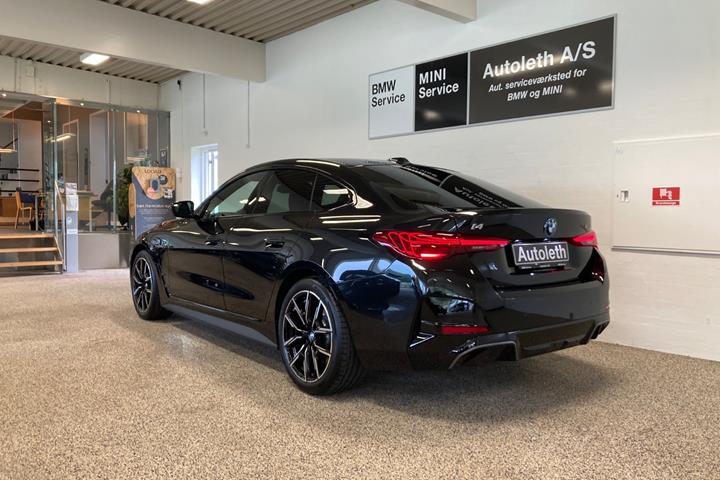 Sort BMW i4 fra 2025