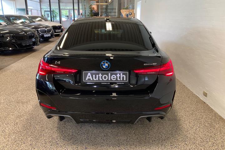 Sort BMW i4 fra 2025