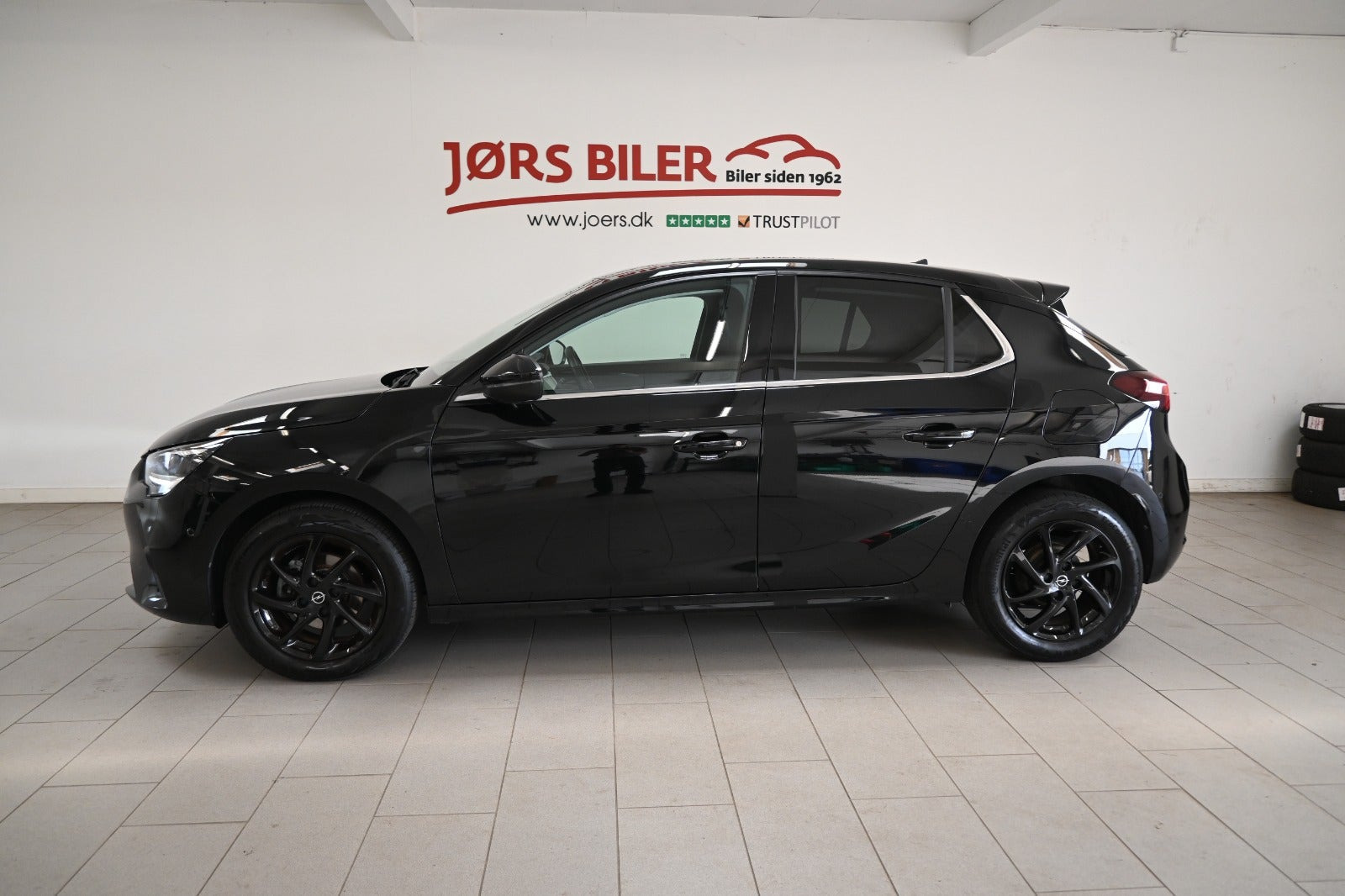 Sort Opel Corsa fra 2020