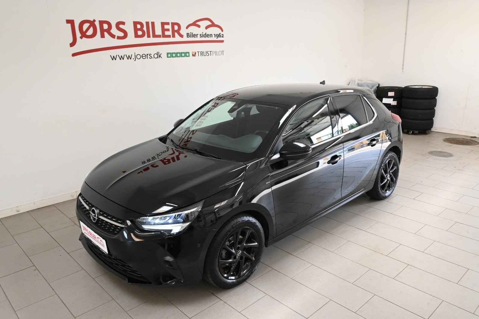 Sort Opel Corsa fra 2020