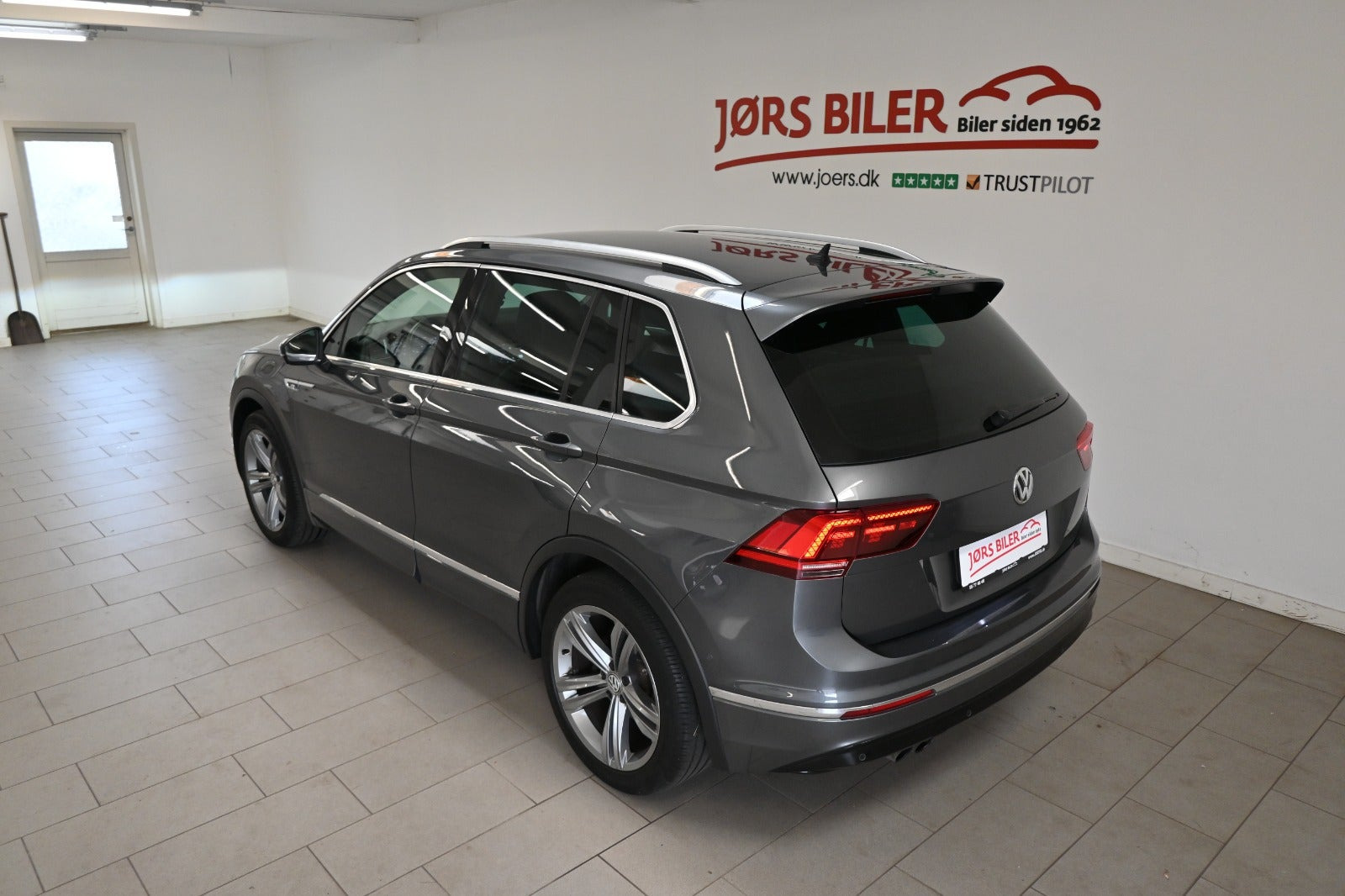 Grå VW Tiguan fra 2018