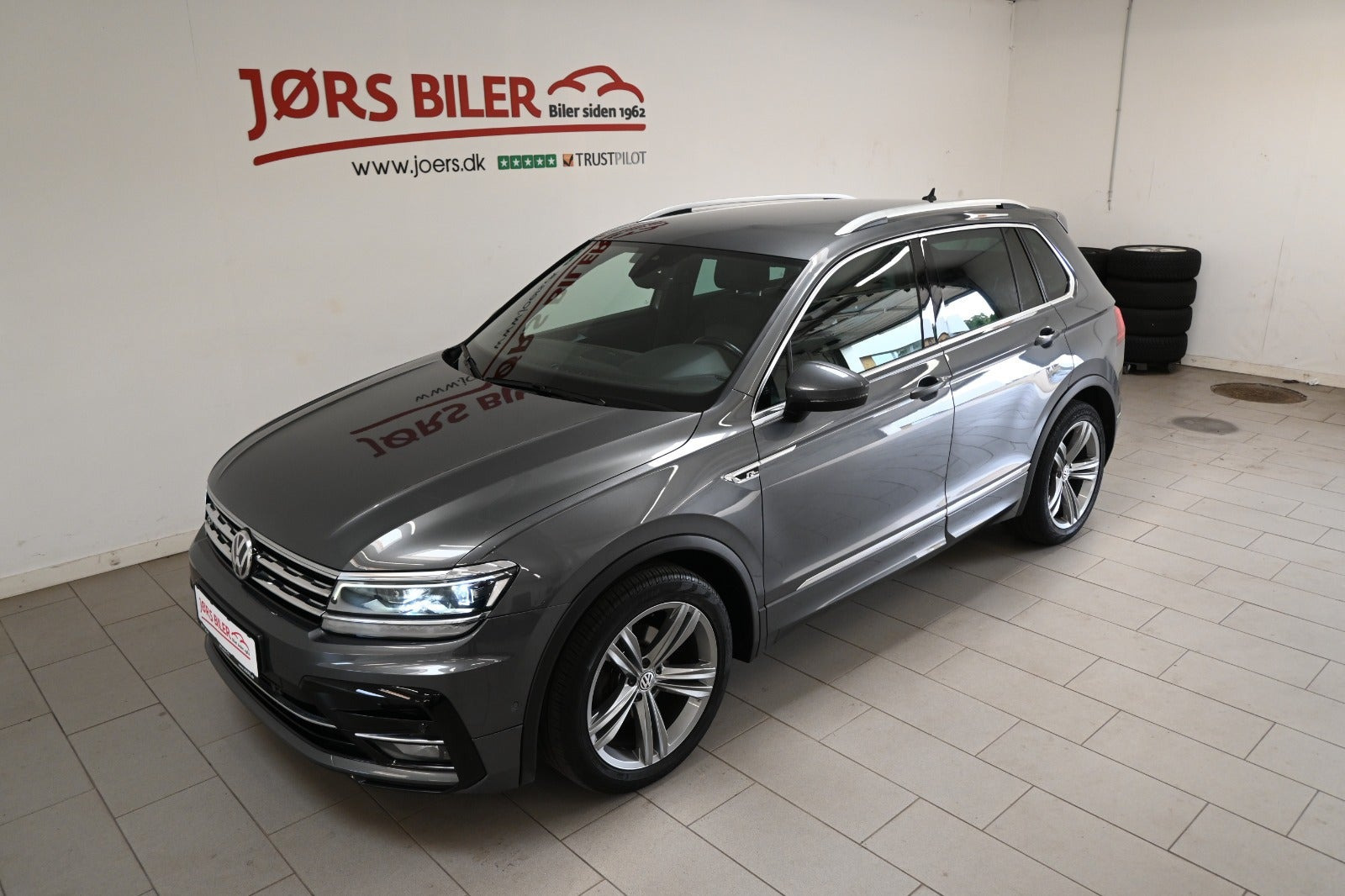 Grå VW Tiguan fra 2018