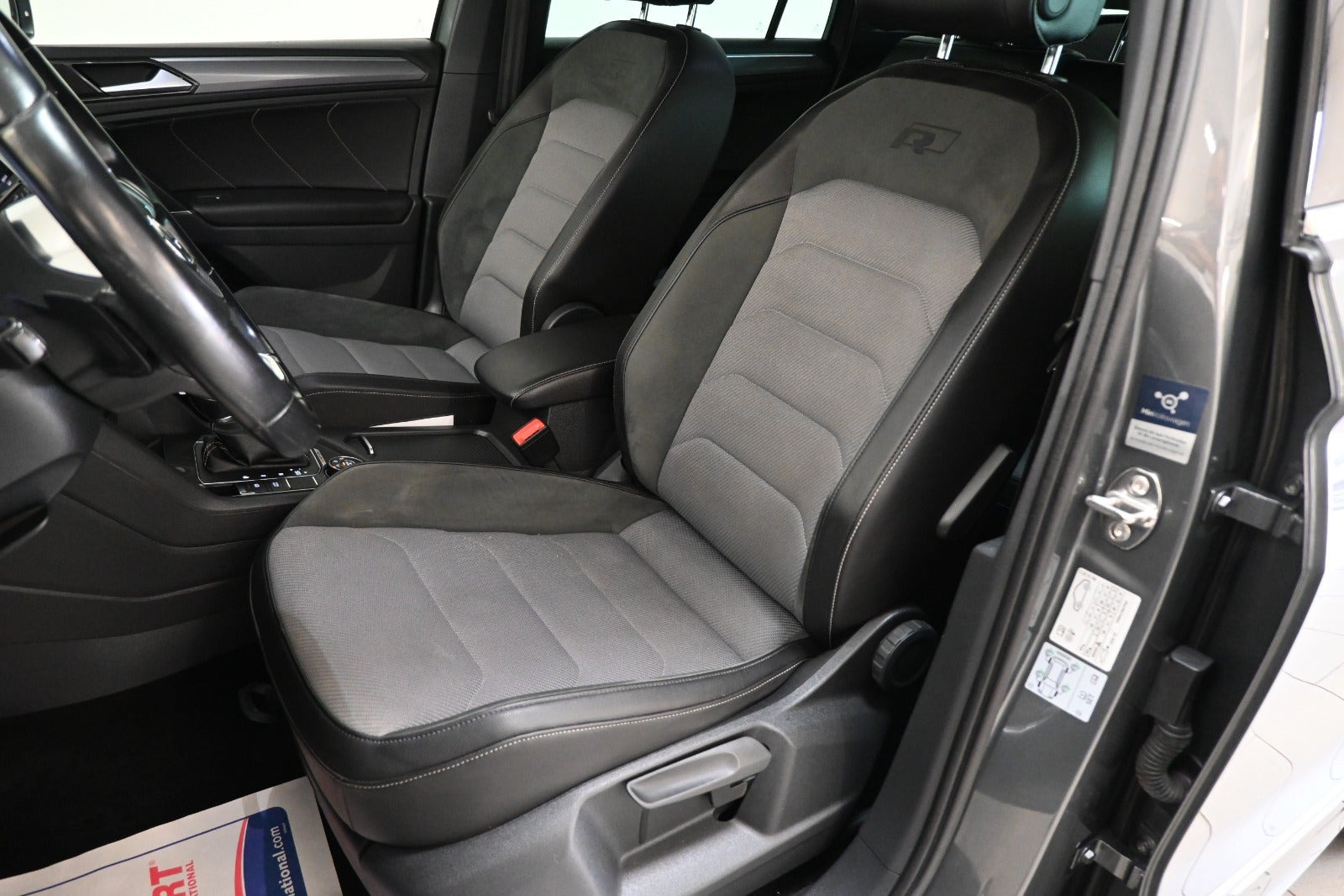 Grå VW Tiguan fra 2018