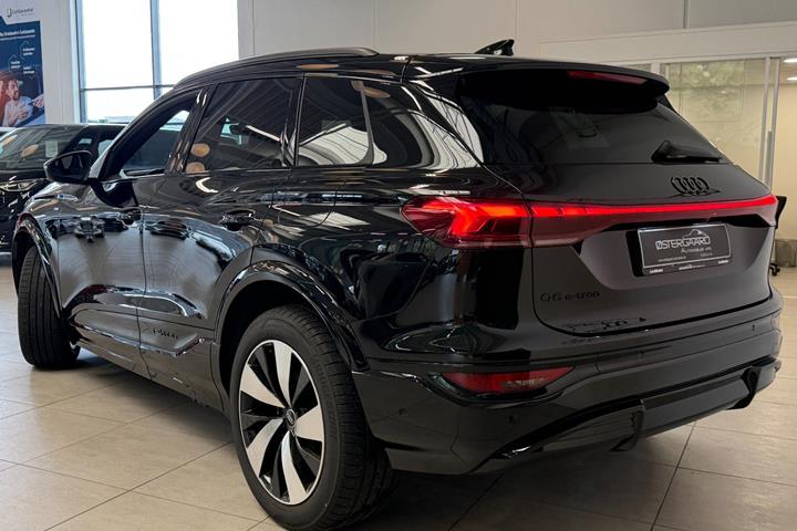Sort Audi Q6 e-tron fra 2027
