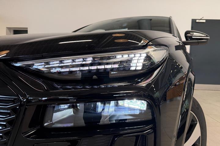 Sort Audi Q6 e-tron fra 2027
