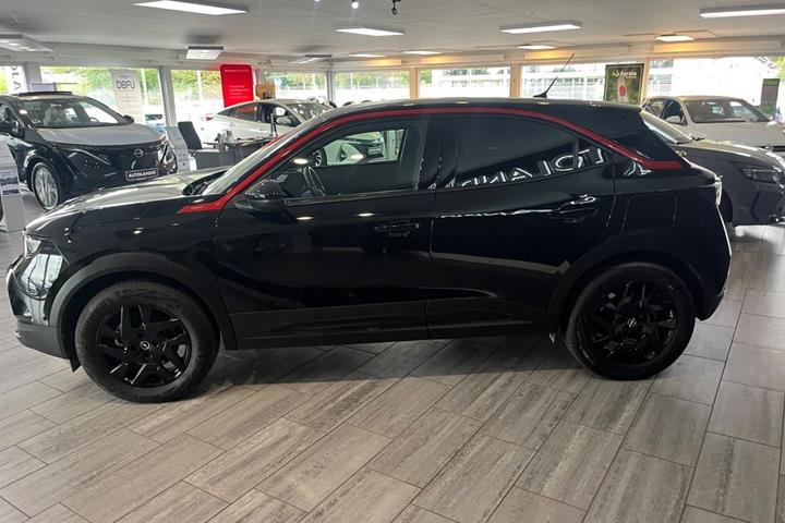 Sort Opel Mokka-e fra 2024