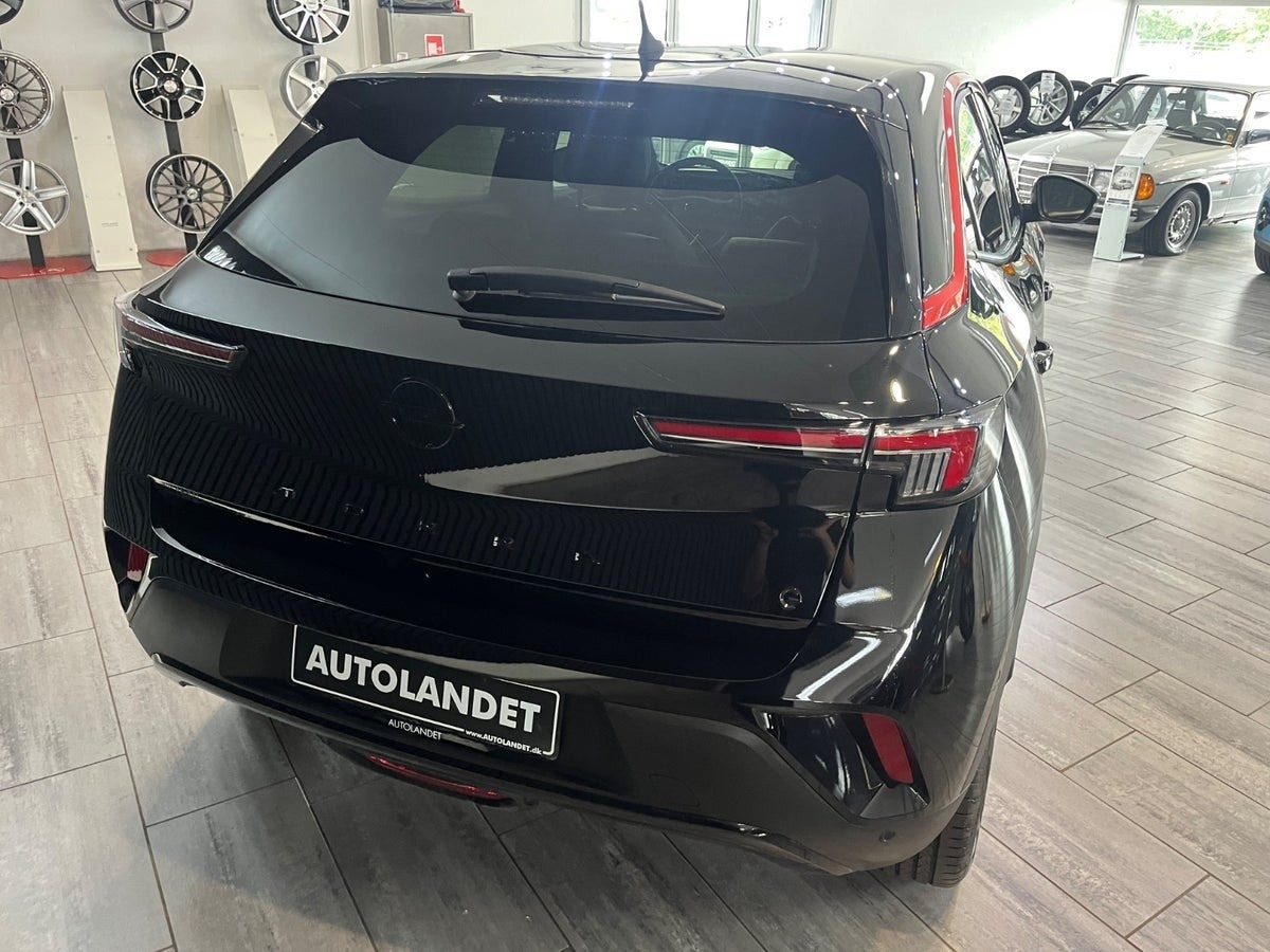 Sort Opel Mokka-e fra 2024