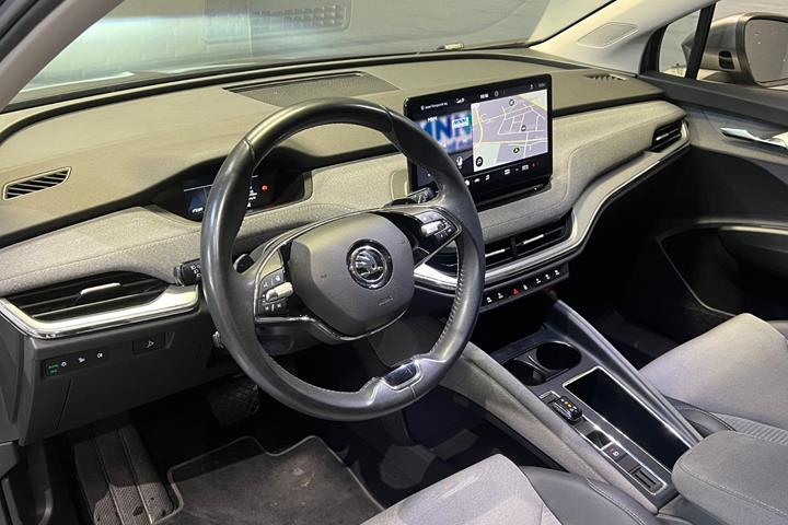 Sort Skoda Enyaq fra 2023