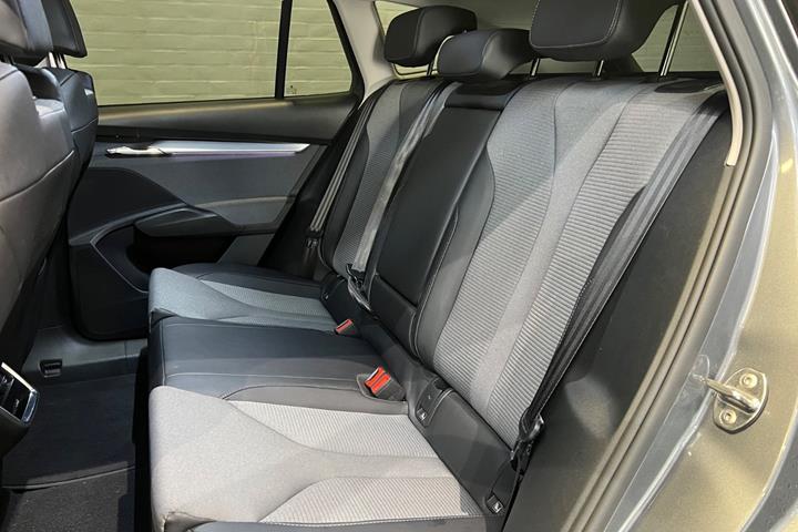 Sort Skoda Enyaq fra 2023