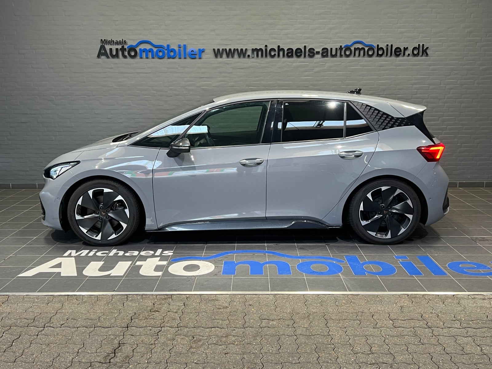 Grå Cupra Born fra 2023
