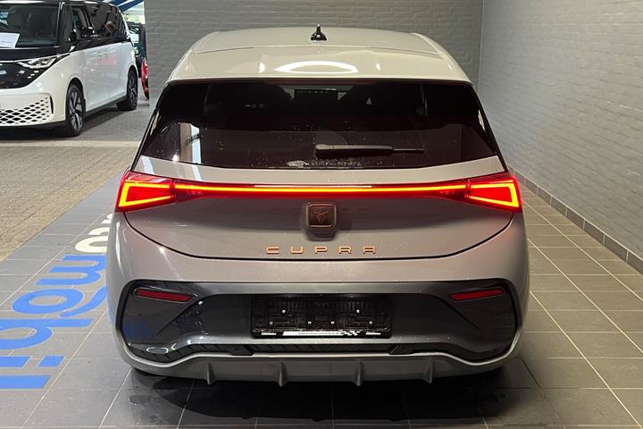 Grå Cupra Born fra 2023