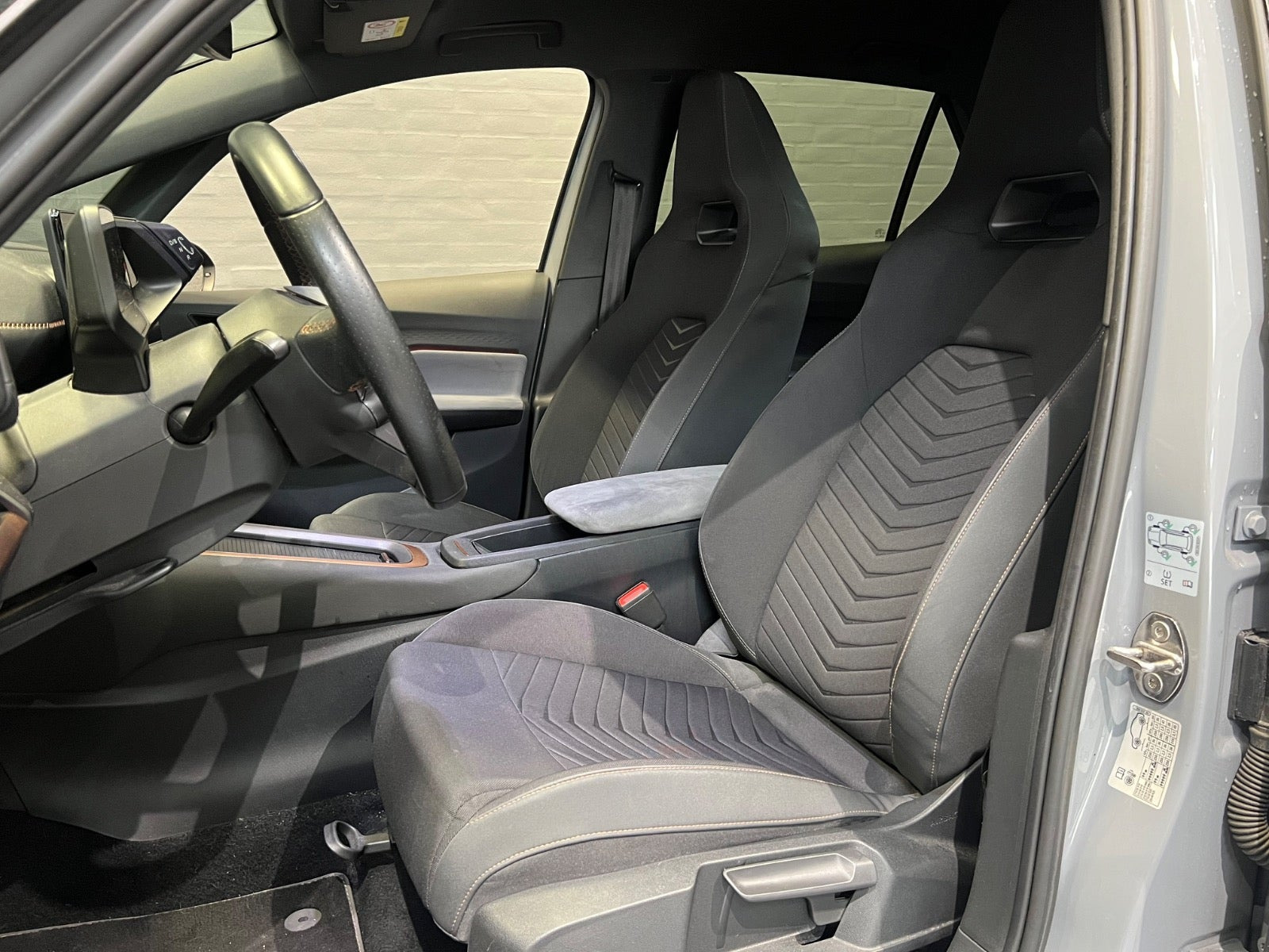 Grå Cupra Born fra 2023