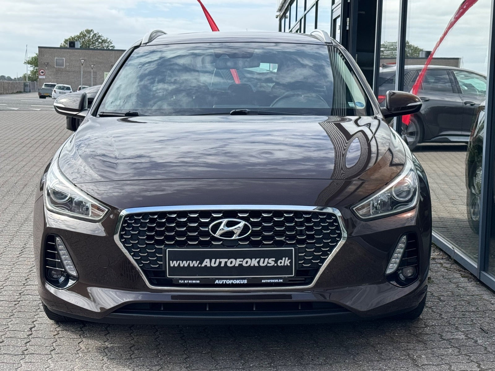 Brun Hyundai i30 fra 2017