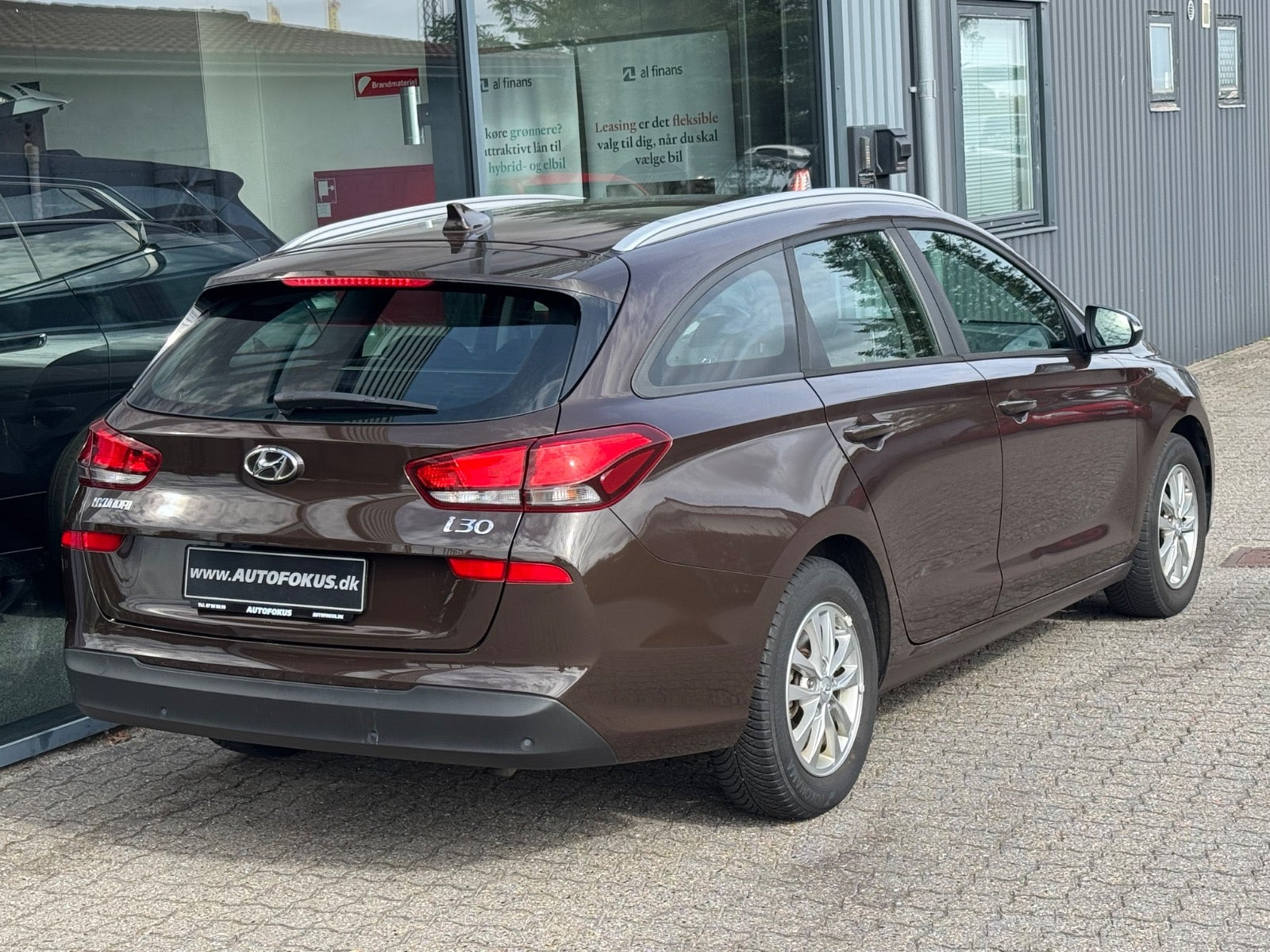 Brun Hyundai i30 fra 2017