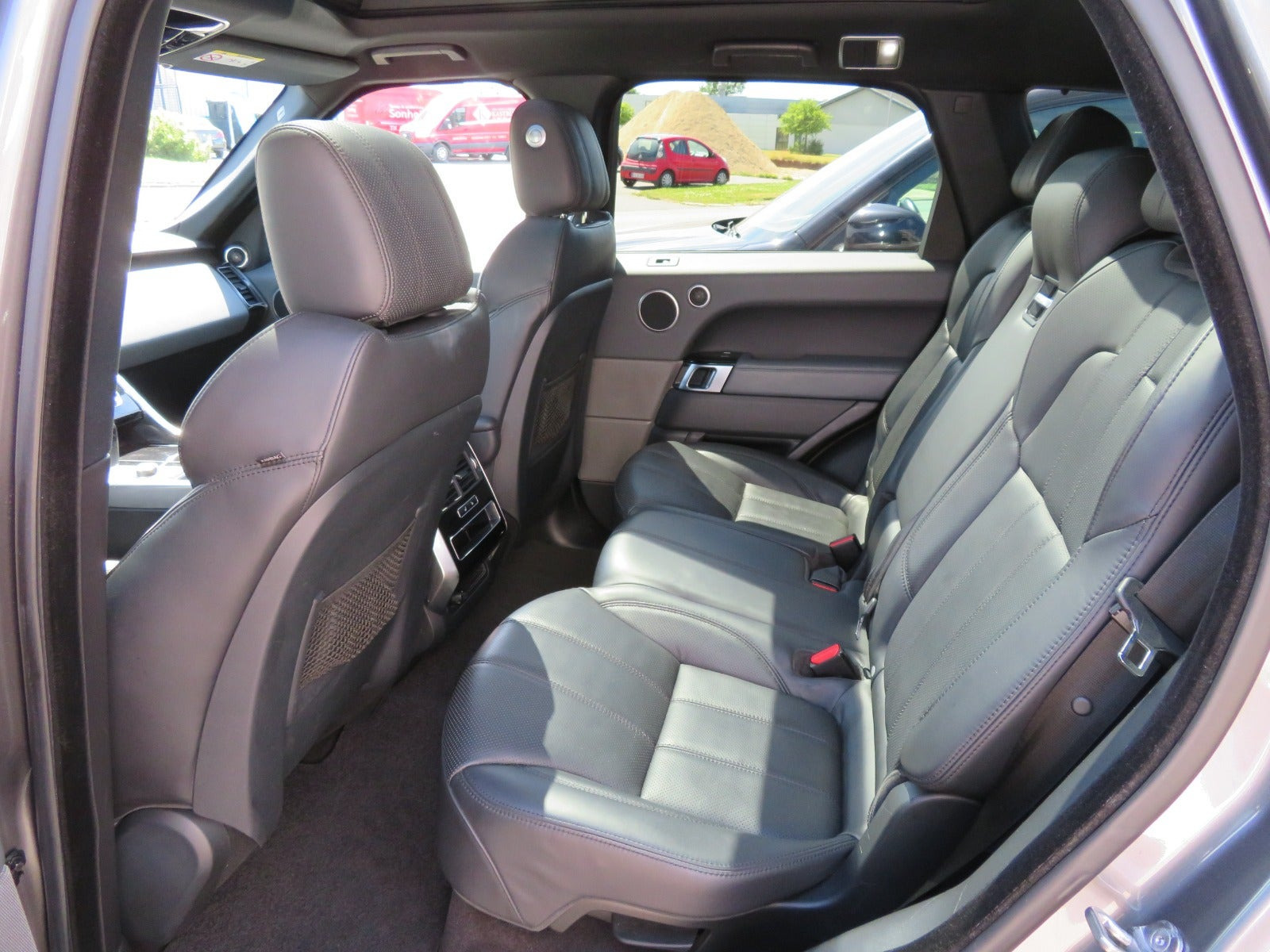 Grå Land Rover Range Rover sport fra 2014