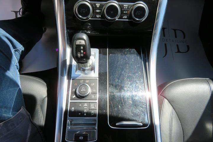 Grå Land Rover Range Rover sport fra 2014