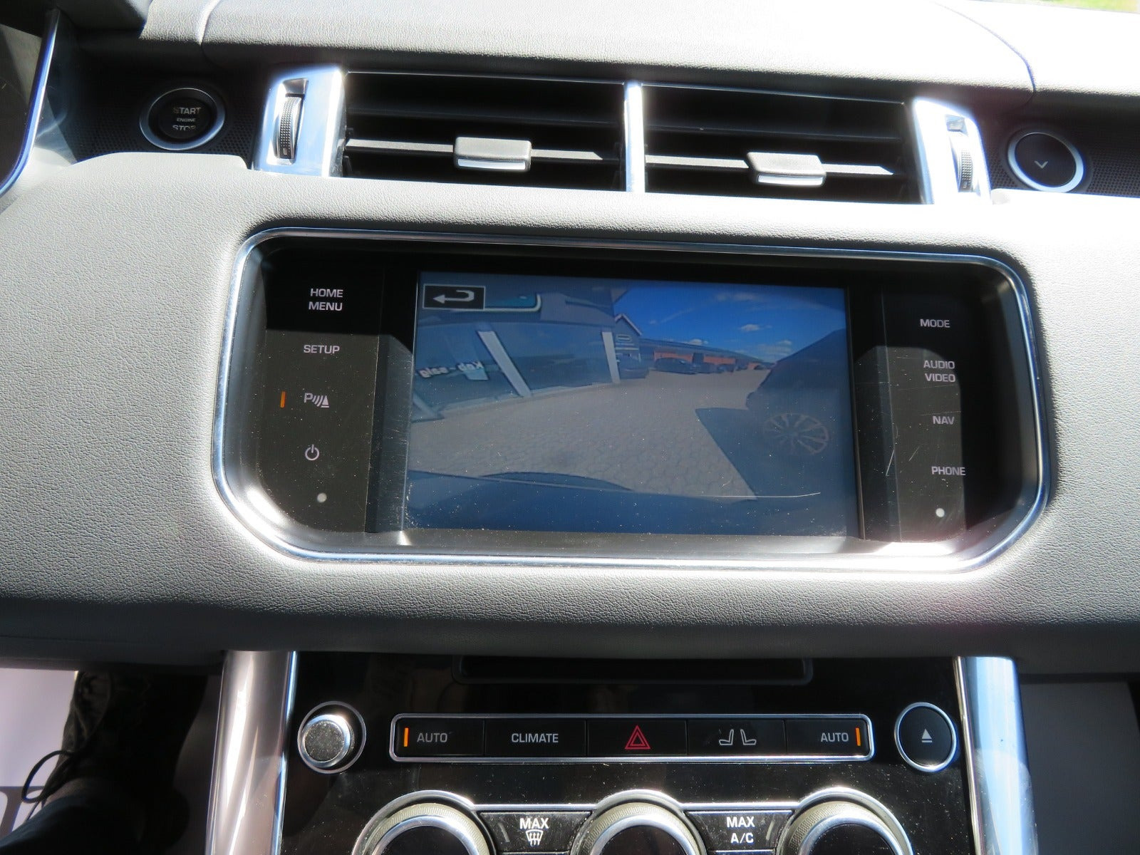 Grå Land Rover Range Rover sport fra 2014