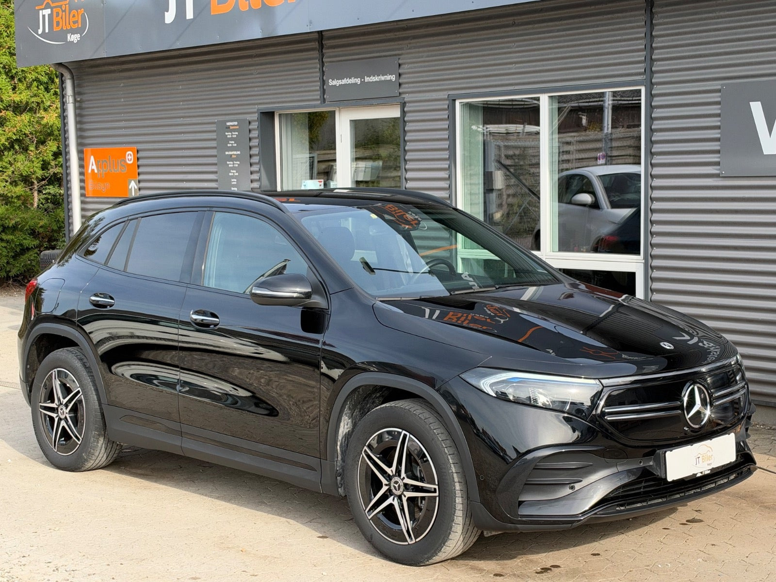 Sort Mercedes EQA250+ fra 2023