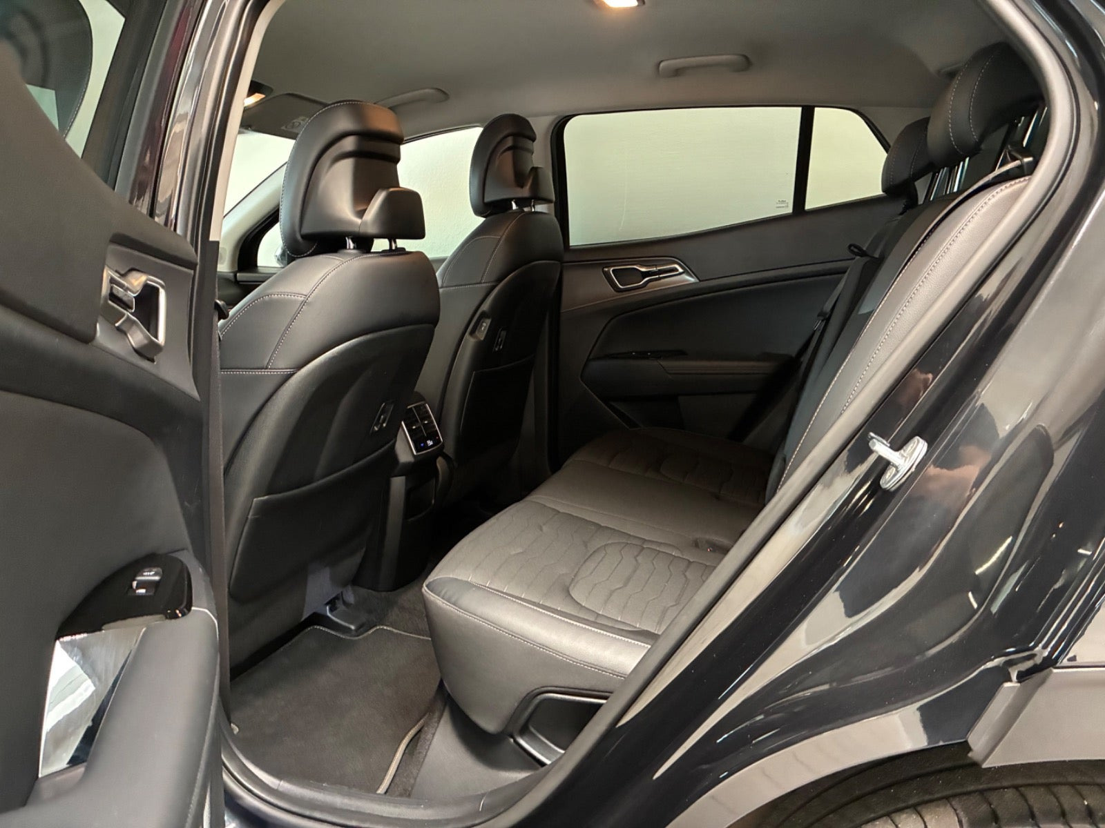 Sort Kia Sportage fra 2023