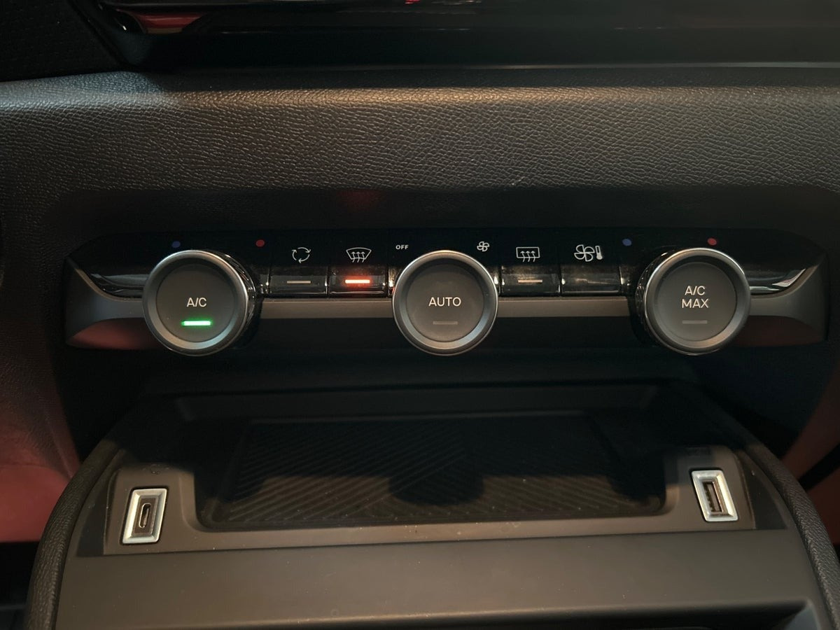 Sort Citroën ë-C4 fra 2025