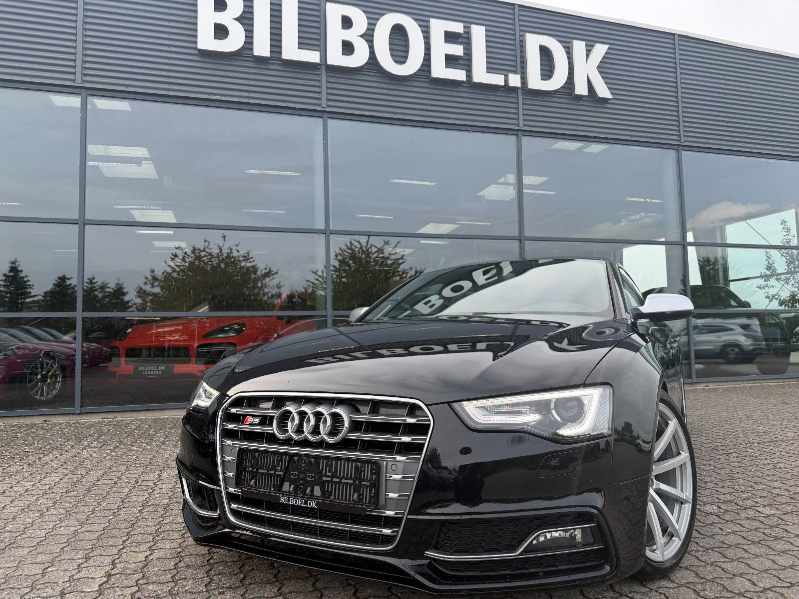 Sort Audi S5 fra 2013