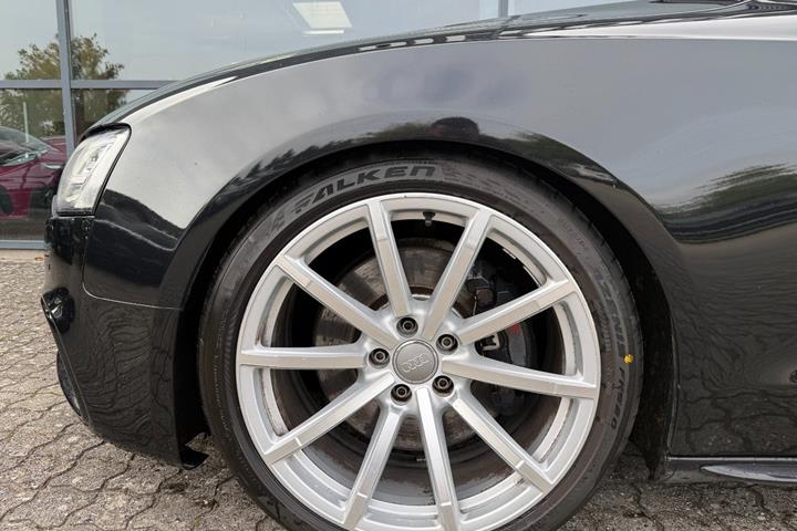 Sort Audi S5 fra 2013