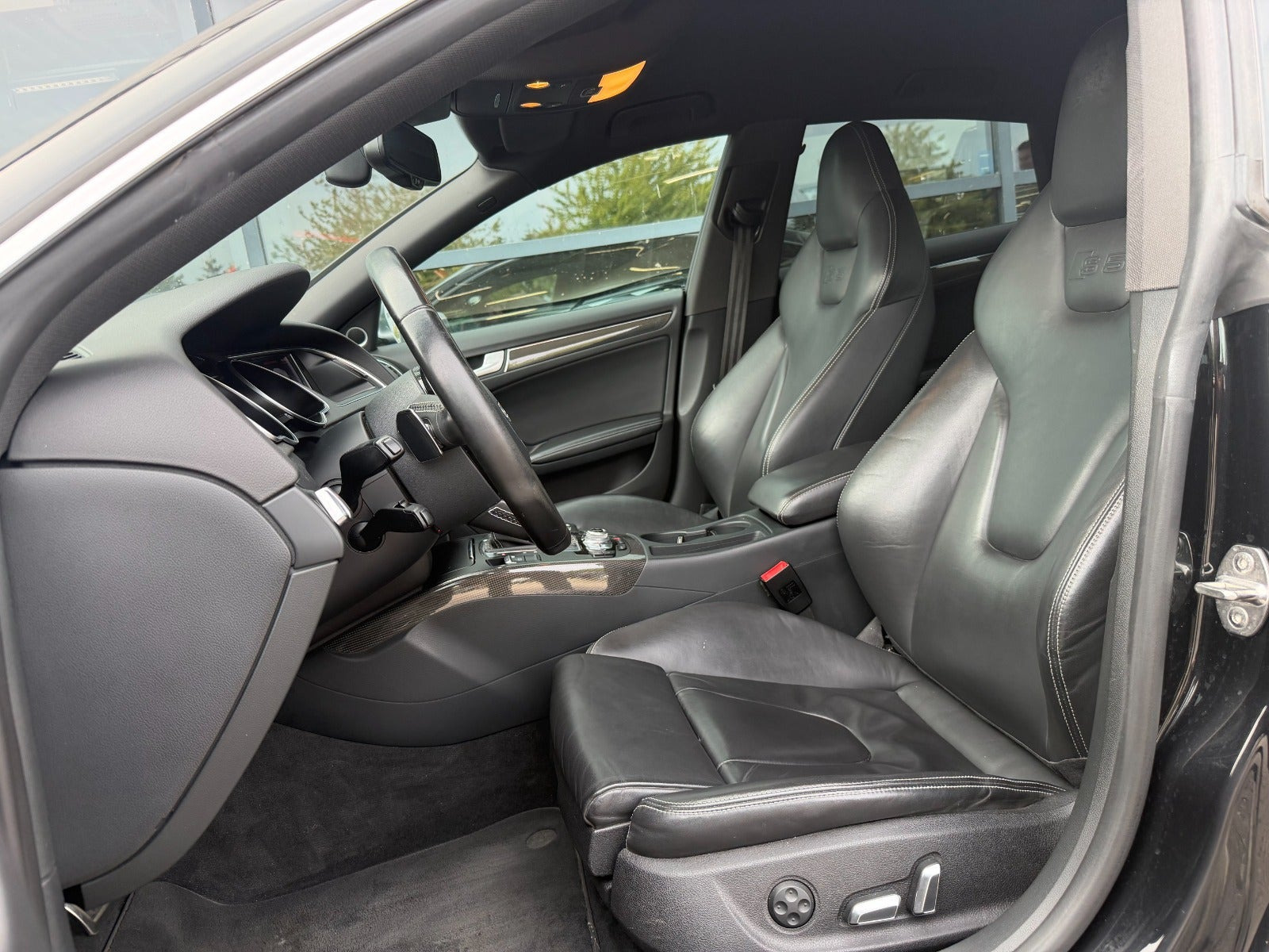 Sort Audi S5 fra 2013