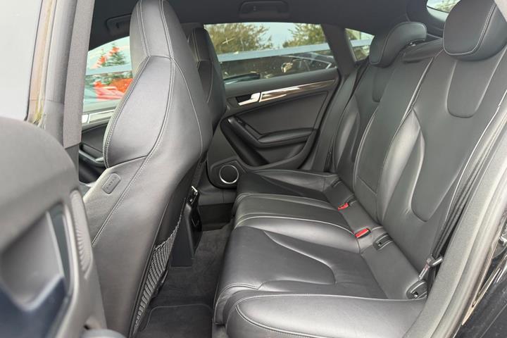 Sort Audi S5 fra 2013