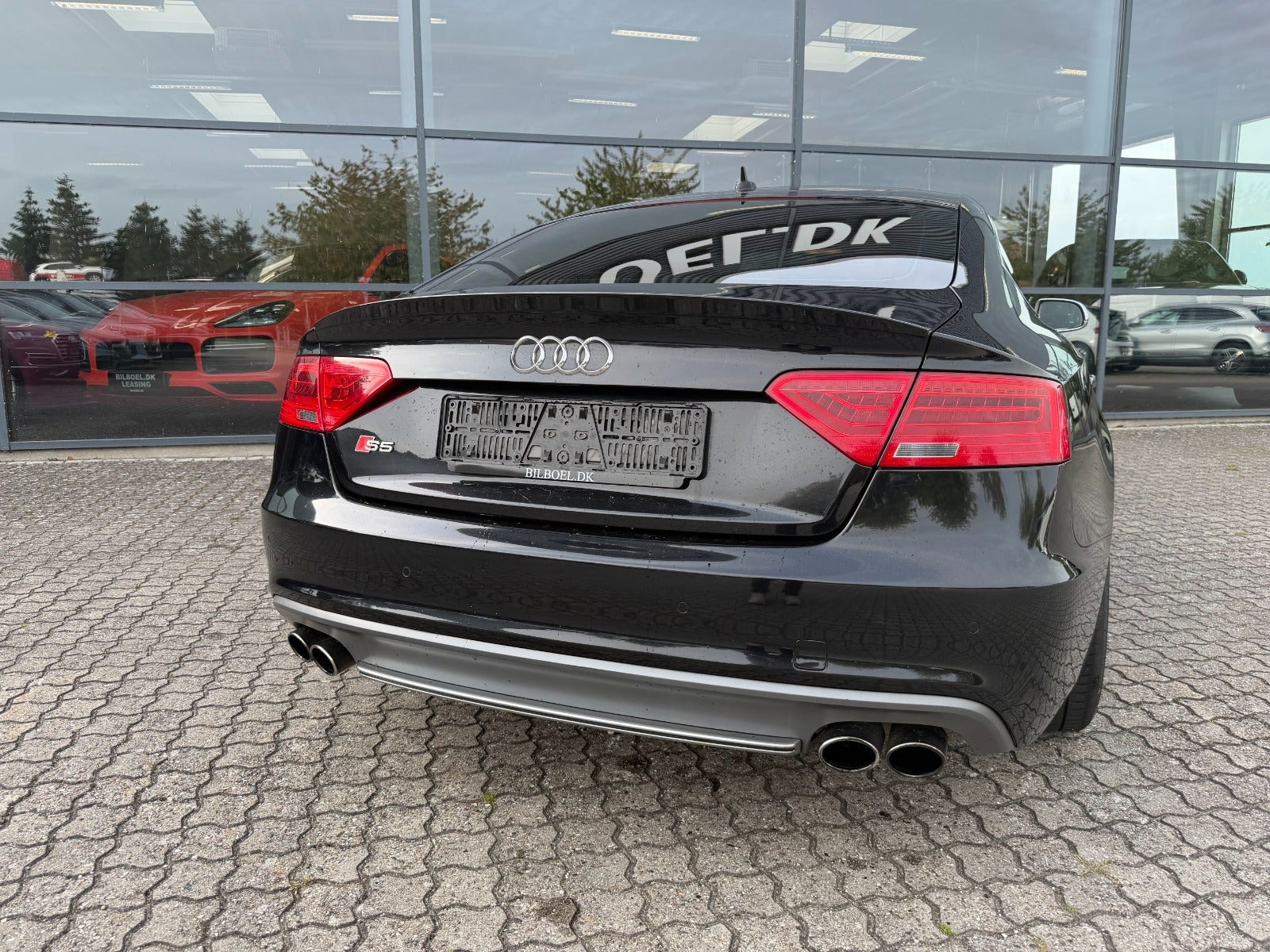 Sort Audi S5 fra 2013