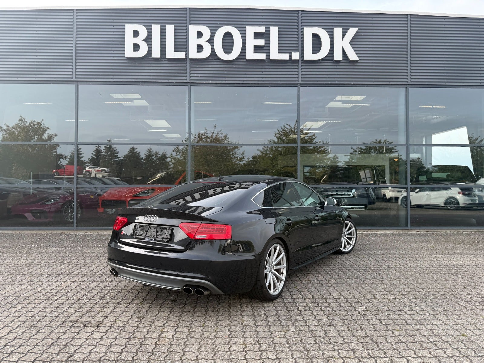 Sort Audi S5 fra 2013