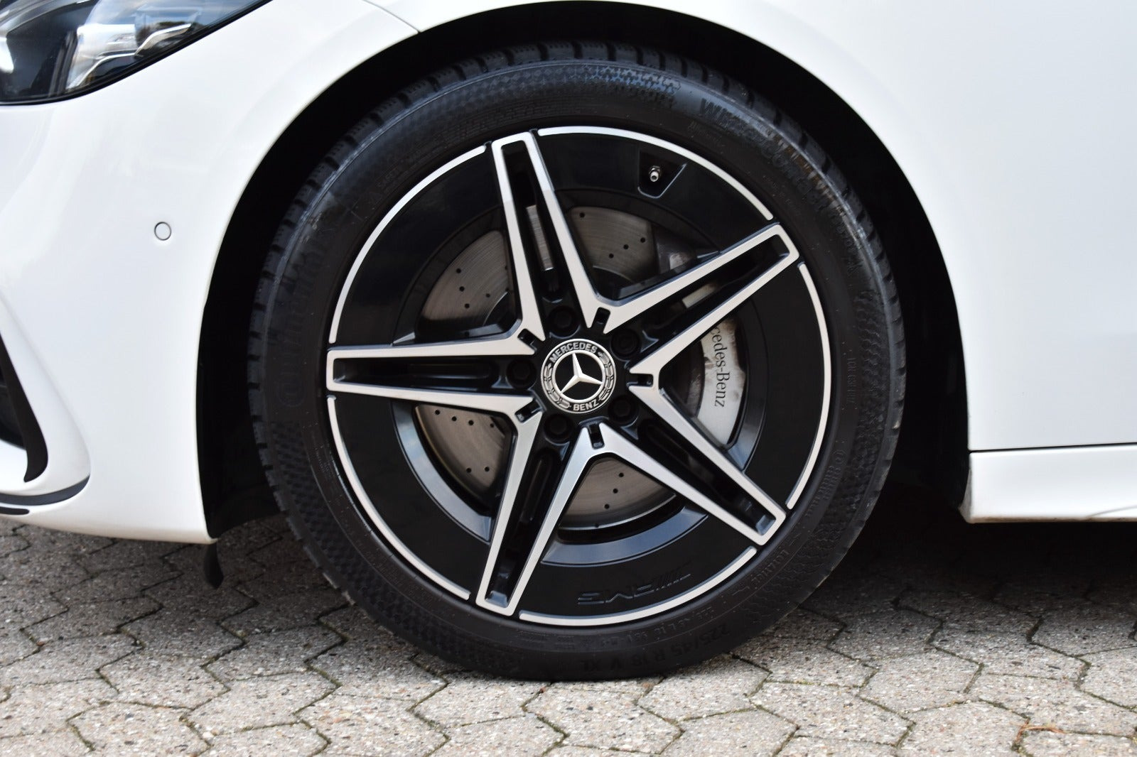 Hvid Mercedes C200 fra 2022