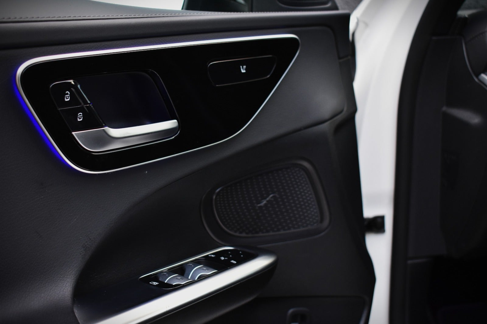 Hvid Mercedes C200 fra 2022