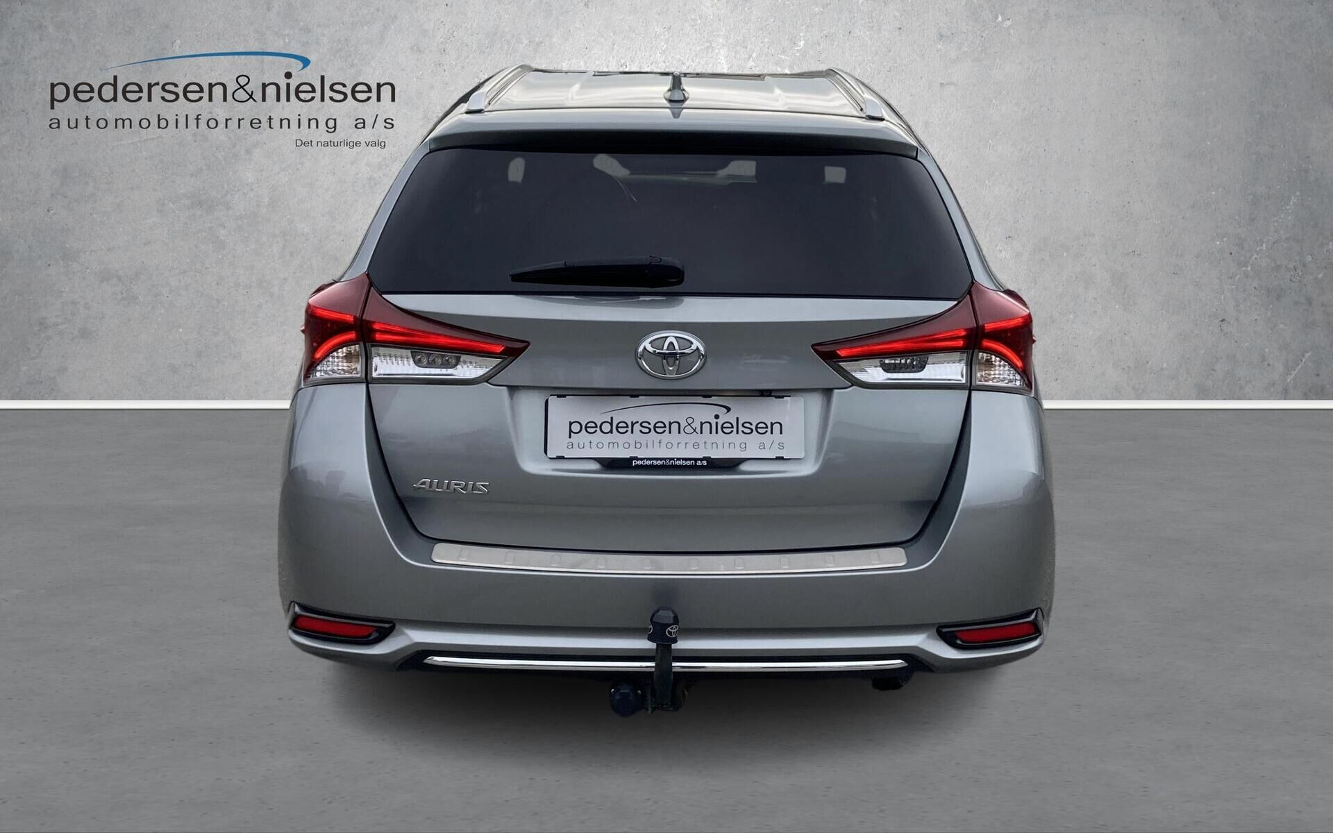 Grå Toyota Auris fra 2019