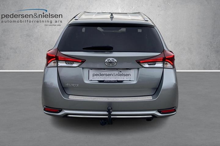 Grå Toyota Auris fra 2019