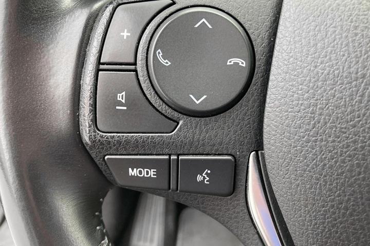 Grå Toyota Auris fra 2019