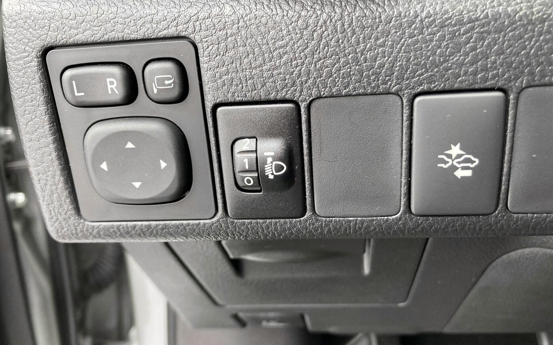 Grå Toyota Auris fra 2019