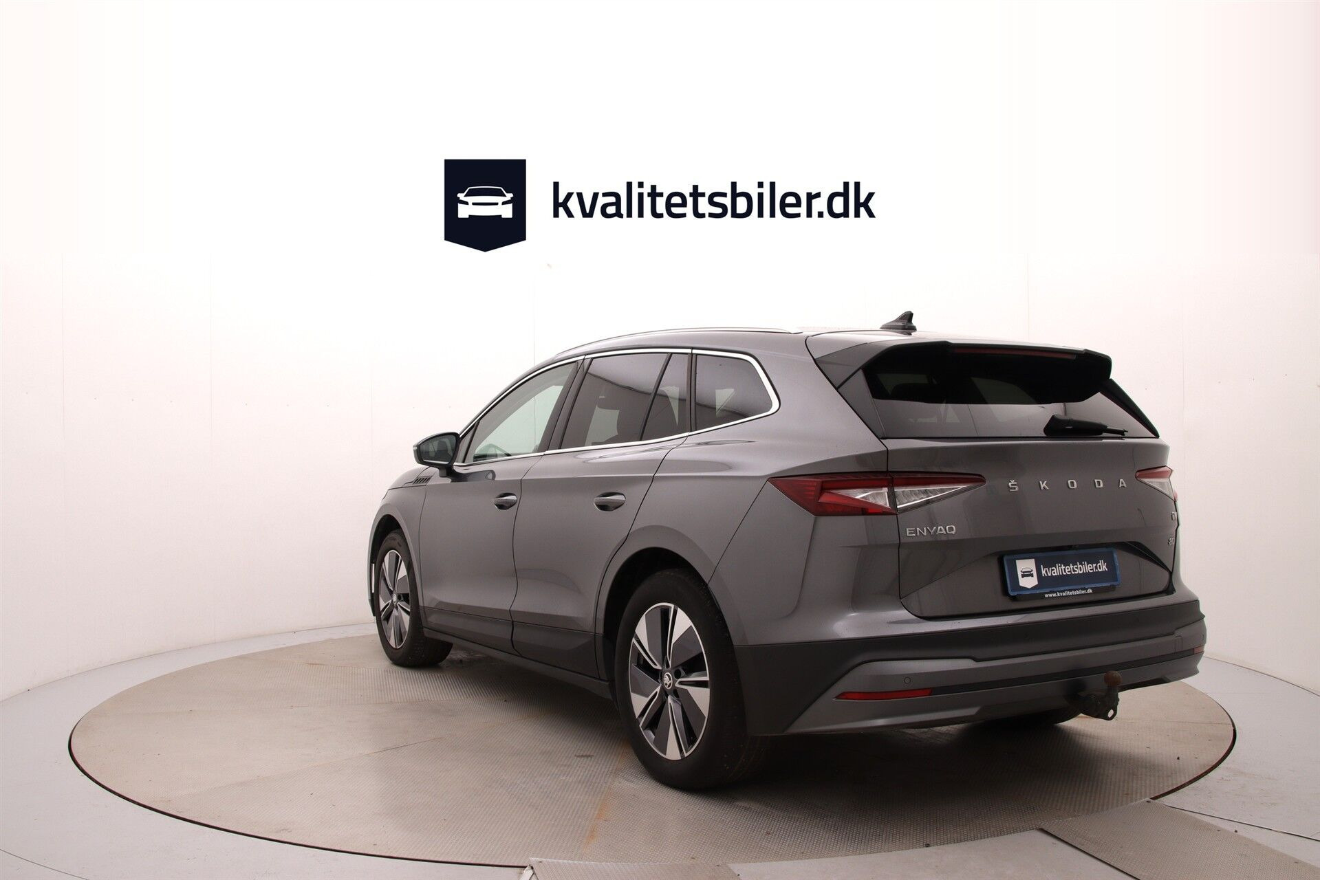 Grå Skoda Enyaq fra 2023