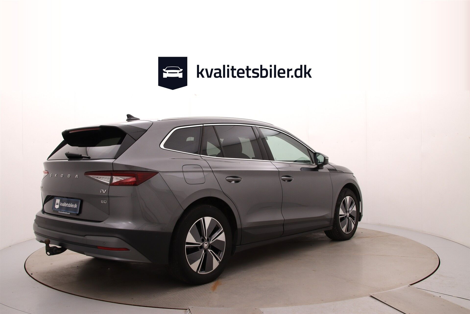 Grå Skoda Enyaq fra 2023