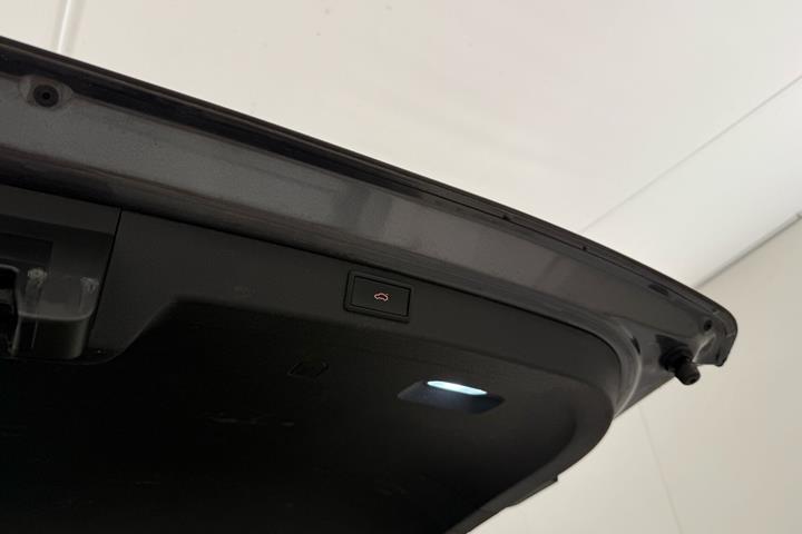 Grå Skoda Enyaq fra 2023